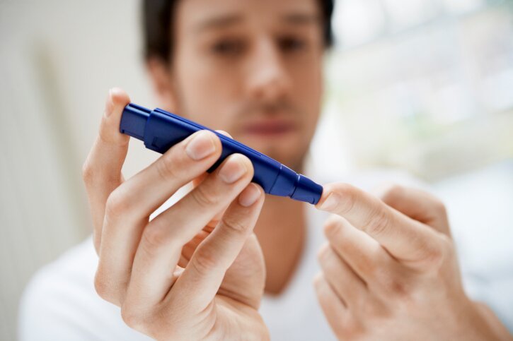  Контроль уровня сахара крови – основное правило для сохранения зубов и десен здоровыми при сахарном диабете 